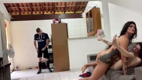 magrinha levando rola da trans dotada e do seu amigo safado