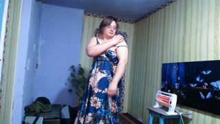 Hot dancing with a hot girl in a good mood