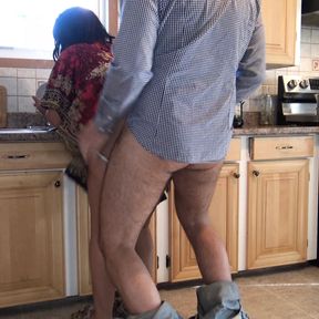 I fuck pakistani stepmother in the kitchen slut before dad arrives