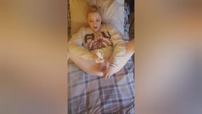 Vea Chevelle Tries Inflatable Dildo