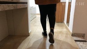 making my lick my sweaty feet