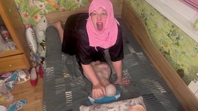 queen in hijab foot tease,bj,handjob to the tyranny chapte 3