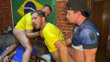 Torcedores aproveitando intervalo do jogo pra meter gostoso. - Part01