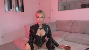 Hot Latex Goddess Smokes
