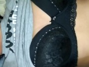 le gusta meterse los dedos mientras la penetro por el ano por primera vez