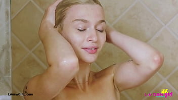 Sun-Kissed Stunner took a shower
