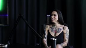 Goza com quase todos os clientes mas n&atilde_o bate muita siririca, e depende do pau, sua posi&ccedil_&atilde_o favorita &eacute_... - Lexi Mallet (SHEER/RED)