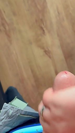 POV Handjob Cumshot Real Amateur Close up