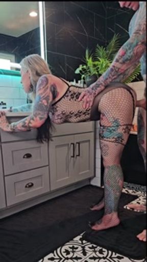 Real Sex with Hot Tattooed Wife