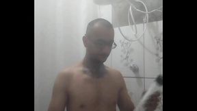 TIH DJC TOMANDO BANHO E SE EXIBINDO