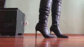 leather boots toe tapping