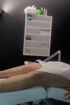 The Masseuse Fucked Her Client's Ass with a Big Dildo Until He Ejaculated, He Obviously Liked It