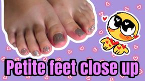 Small feet and painted toes close up | Foot Fetish