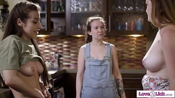 I lick the plumbers apprentice her pussy