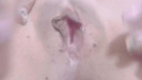 【ピンクまんこ】くぱぁして中のグロテスクな部分まで丸見え　イキそうなのを我慢していやらしいマン汁垂れ流し　キツキツまんこにおちんぽ挿れてください日本人素人ど変態オナニー④