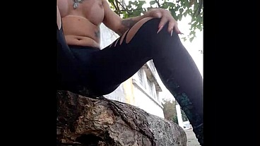 Sabrina Prezotte dando uma voltinha em uma das ruas de prostituiçao da Barra Funda em SP...
