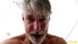 Klip fetish POV dari Richard Lennox amatir yang sedang berhubungan seks dengan lubang anusnya sendiri.