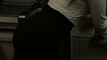 la secretaria sexy de la oficina aprovecha cuando los demas salen del trabajo para tener la oficina sola y dejarse coger! (&quot_SHEER&quot_ COMPLETE VIDEO)