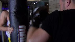 petage de fion d une lope dans les vestiaires - fighters - scene 1 - gaysight.com
