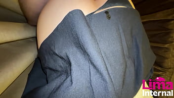 Mila busca un viejito que le pague sus caprichos. Est&aacute_ esperando tu mensaje, se&ntilde_or de las cuatro d&eacute_cadas. Ella se deja romper el culo en Lima Internal.