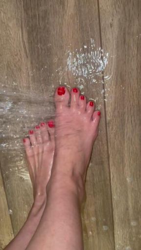 Wet Feet Under the Shower – Soaked & Teasing