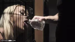 Slutty blonde MILF gets fucked hard and gives facefuck