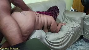 sexo gostoso no sofa do meu sogro com direito a gozada na boca dela