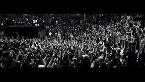 Fan fucks her favorite Rockstar Backstage...