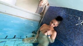 Risky poolside tryst with a sexy Latina