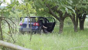 Ce voyeur lui plait, elle fait l amour avec lui dans sa voiture  Sexe et voyeurisme