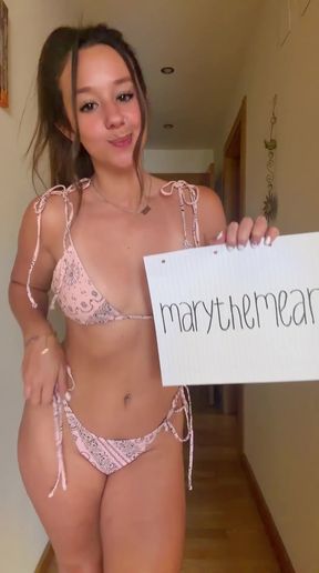 OnlyFans teen shows off her tits