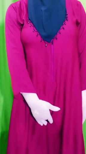 Arabian Beautiful Hijabi Muslim Girl Very Funny Video   Clip 1