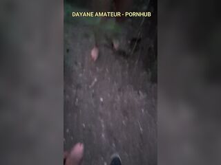cogiendo a escondidas en el bosque
