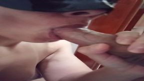 ele saiu do banho e eu ja fui logo chupando o pau dele