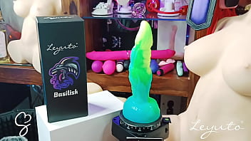 Sarah Sue Reviews Basilisk Luminous Fantasy Dildo from Leyuto