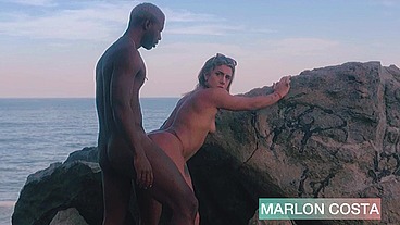 Levei A Safadinha Do Forró pra praia de nudismo no Rio de Janeiro e meti pau nessa gostosa