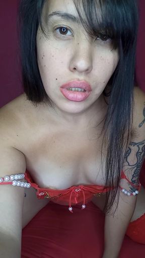 Mature woman offers exclusive 12-months-free deal on OnlyFans