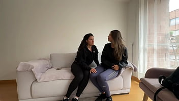 Pag&aacute_ndole a mi roomie el alquiler con sexo l&eacute_sbico