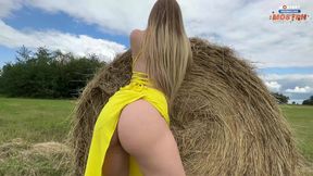 Sexy tramp in a sunny dress started blowing cock&#x1F346; and banging in the barn loft