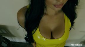 Trixie Banks Walks In Yellow Latex