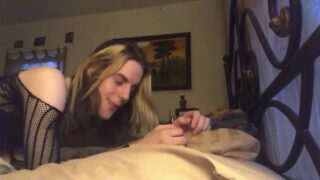 Pár, bez sedla, staří a mladí, šaty – masivní péro, amatéři, mladí crossdresserové, anální šukání