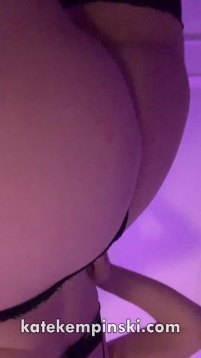 Best OnlyFans Creator Almost Caught By Her Aunt Leaked Tease