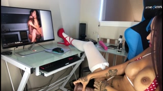 Masturbating to porn w BBC dildo