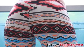 Big booty Savannah Fox likes being fingered before fucking
