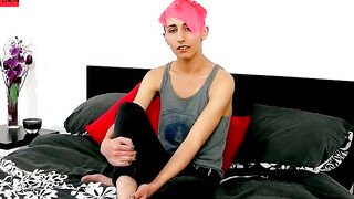 How Would You Make Cute Leo Cum Hard' - Leo Quin Jerks