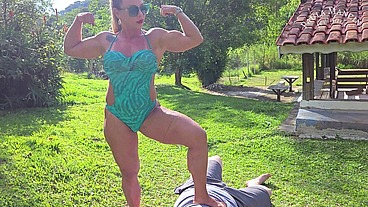FATAL LADY - HEAD SCISSORING OUTDOOR