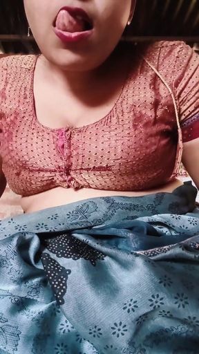 Deshi Housewife Squirting Her Hot Tight Pussy