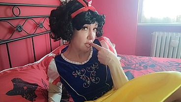 ChantalChannel as burping hot Snowhite disney princess