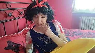 ChantalChannel as burping hot Snowhite disney princess