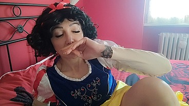 ChantalChannel as burping hot Snowhite disney princess